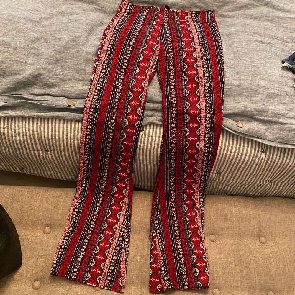 NWOT Divided flair beachy pants